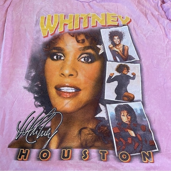 Whitney Houston Pink Short Sleeve Graphic Tee 1X - Picture 5 of 8